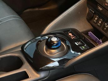 Nissan Leaf 40kWh N-Connecta Auto 5dr