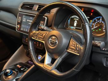 Nissan Leaf 40kWh N-Connecta Auto 5dr