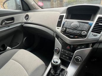 Chevrolet Cruze 1.8 LT Euro 5 4dr