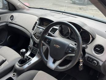 Chevrolet Cruze 1.8 LT Euro 5 4dr