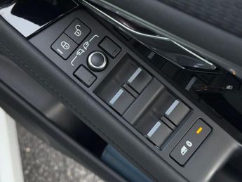 Land Rover Range Rover Evoque 2.0 D180 R-Dynamic S Auto 4WD Euro 6 (s/s) 5dr