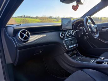 Mercedes-Benz A Class 2.1 A220d AMG Line (Premium) 7G-DCT Euro 6 (s/s) 5dr