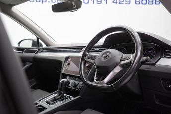 Volkswagen Passat 1.6 TDI SE Nav DSG Euro 6 (s/s) 5dr