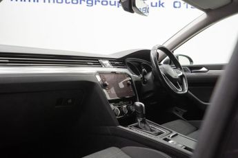 Volkswagen Passat 1.6 TDI SE Nav DSG Euro 6 (s/s) 5dr