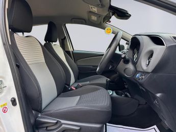 Toyota Yaris 1.5 VVT-h Icon Tech E-CVT Euro 6 (s/s) 5dr