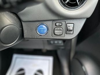 Toyota Yaris 1.5 VVT-h Icon Tech E-CVT Euro 6 (s/s) 5dr