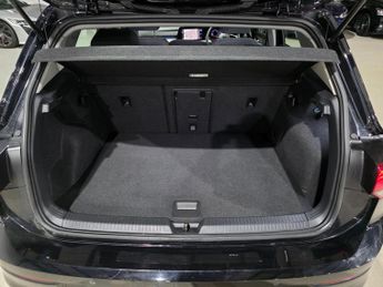 Volkswagen Golf 1.5 eTSI MHEV Life DSG Euro 6 (s/s) 5dr