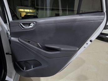 Hyundai IONIQ 1.6 h-GDi 8.9kWh Premium DCT Euro 6 (s/s) 5dr