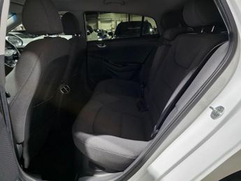 Hyundai IONIQ 1.6 h-GDi 8.9kWh Premium DCT Euro 6 (s/s) 5dr