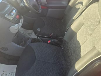 Peugeot 107 1.0 12V Urban Euro 5 5dr