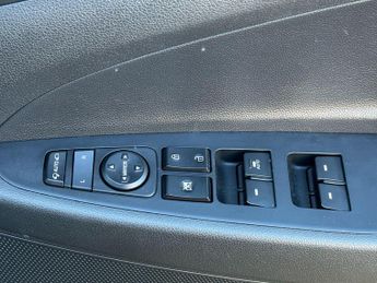 Hyundai TUCSON 1.7 CRDi Blue Drive Premium DCT Euro 6 (s/s) 5dr