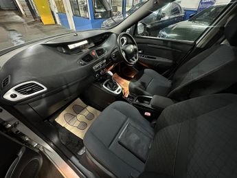 Renault Scenic 2.0 VVT Expression MPV 5dr Petrol CVT Euro 5 (140 ps)