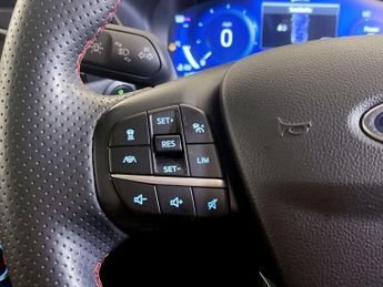 Ford Kuga 2.5 Duratec 14.4kWh ST-Line X Edition CVT Euro 6 (s/s) 5dr