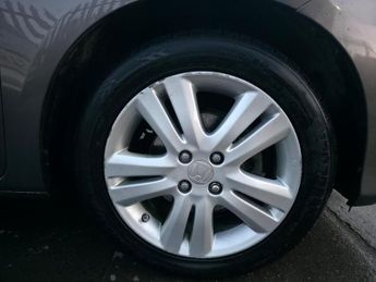 Honda Jazz 1.4 i-VTEC ES Plus CVT Euro 5 5dr