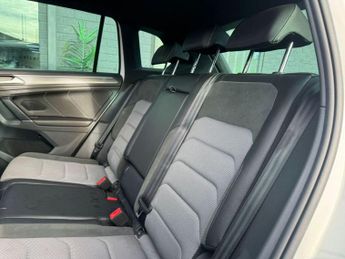 VOLKSWAGEN TIGUAN 2.0 TDI BlueMotion Tech R-Line SUV 5dr Diesel DSG 4Motion Euro 6