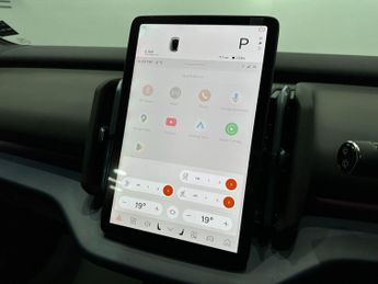 Volvo EX30 Twin Performance 69kWh Plus Auto AWD 5dr