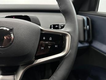 Volvo EX30 Twin Performance 69kWh Plus Auto AWD 5dr