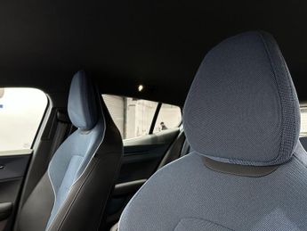 Volvo EX30 Twin Performance 69kWh Plus Auto AWD 5dr