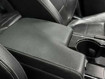 Jaguar F-PACE 2.0 D180 R-Sport Auto AWD Euro 6 (s/s) 5dr