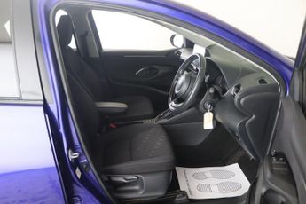 Toyota Yaris 1.5 VVT-h Design E-CVT Euro 6 (s/s) 5dr