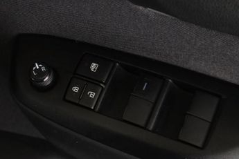 Toyota Yaris 1.5 VVT-h Design E-CVT Euro 6 (s/s) 5dr