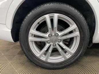 Audi Q3 1.4 TFSI CoD S line Edition S Tronic Euro 6 (s/s) 5dr