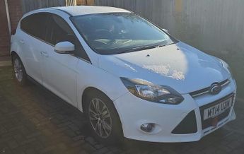 Ford Focus 1.0T EcoBoost Titanium Navigator Euro 5 (s/s) 5dr