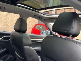 MG MG ZS 44.5kWh Exclusive Auto 5dr