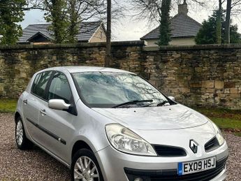 Renault Clio 1.2 16v Dynamique 5dr