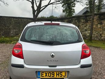 Renault Clio 1.2 16v Dynamique 5dr