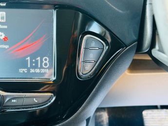 Vauxhall Corsa 1.4i ecoTEC SE Nav Auto Euro 6 5dr