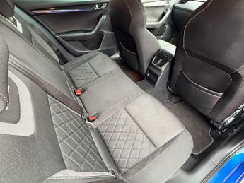 Skoda Octavia 2.0 TDI vRS DSG 4WD Euro 6 (s/s) 5dr