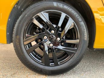 PEUGEOT 208 1.2 PureTech Active Premium Hatchback 5dr Petrol EAT Euro 6 (s/s