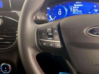 Ford Kuga 2.5 Duratec 14.4kWh ST-Line Edition CVT Euro 6 (s/s) 5dr