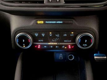 Ford Kuga 2.5 Duratec 14.4kWh ST-Line Edition CVT Euro 6 (s/s) 5dr