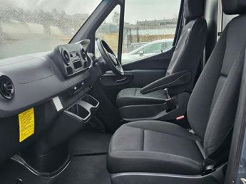Mercedes-Benz eSprinter 55kWh Progressive Auto FWD L2 H2 5dr 20kW Charger