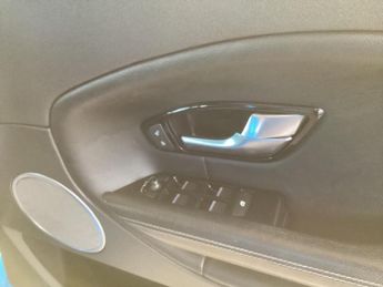 Land Rover Range Rover Evoque 2.0 TD4 Landmark Auto 4WD Euro 6 (s/s) 5dr