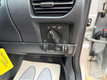 Vauxhall Corsa 1.4i 16v Design 5dr (a/c)