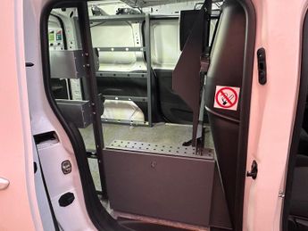 Vauxhall Combo 1.5 Turbo D 2300 Edition Auto L1 H1 Euro 6 (s/s) 4dr