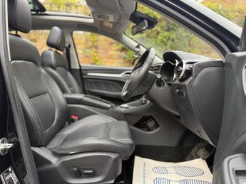 MG MG ZS 44.5kWh Exclusive Auto 5dr