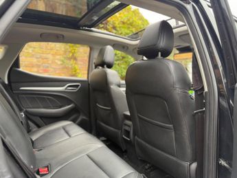 MG MG ZS 44.5kWh Exclusive Auto 5dr