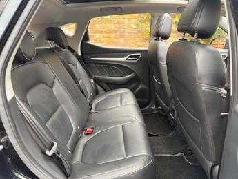 MG MG ZS 44.5kWh Exclusive Auto 5dr