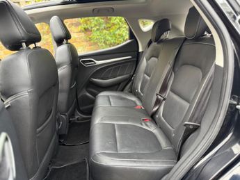 MG MG ZS 44.5kWh Exclusive Auto 5dr