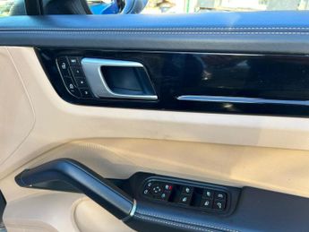 Porsche Cayenne 3.0 V6 E-Hybrid 17.9kWh TiptronicS 4WD Euro 6 (s/s) 5dr (3.6kW C