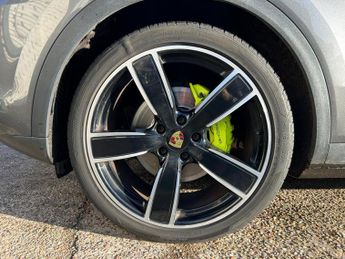 Porsche Cayenne 3.0 V6 E-Hybrid 17.9kWh TiptronicS 4WD Euro 6 (s/s) 5dr (3.6kW C