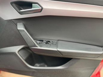 SEAT Leon 1.5 eTSI MHEV FR First Edition Hatchback 5dr Petrol Hybrid DSG E