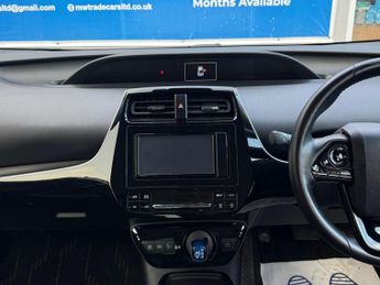 Toyota Prius 1.8 VVT-h Business Edition CVT Euro 6