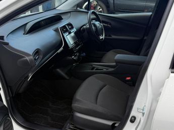 Toyota Prius 1.8 VVT-h Business Edition CVT Euro 6