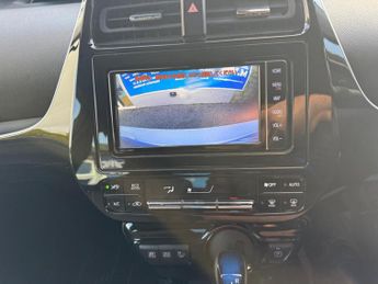 Toyota Prius 1.8 VVT-h Business Edition CVT Euro 6