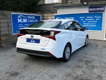Toyota Prius 1.8 VVT-h Business Edition CVT Euro 6